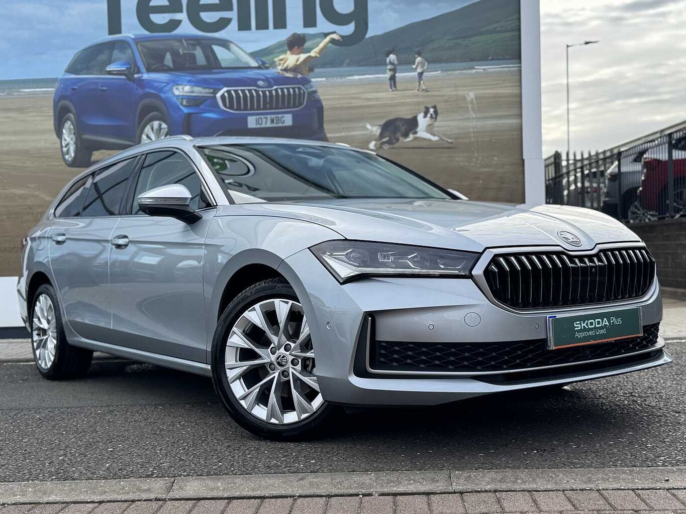 Main listing image - Skoda Superb Estate