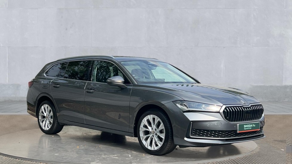 Main listing image - Skoda Superb Estate
