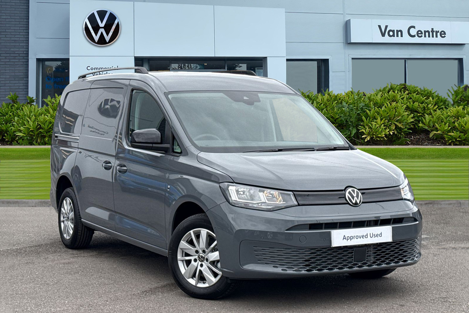 Main listing image - Volkswagen Caddy Maxi
