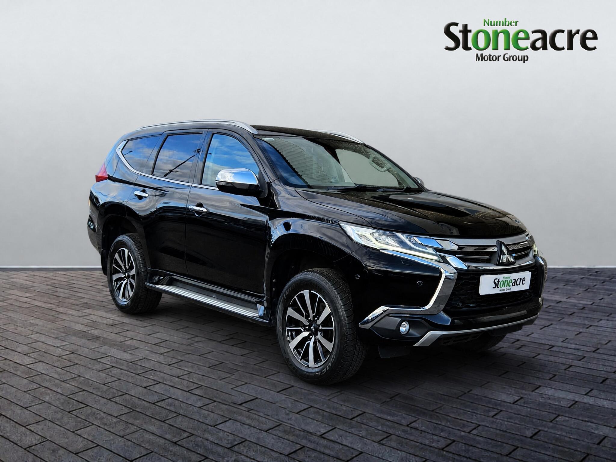 Main listing image - Mitsubishi Shogun Sport