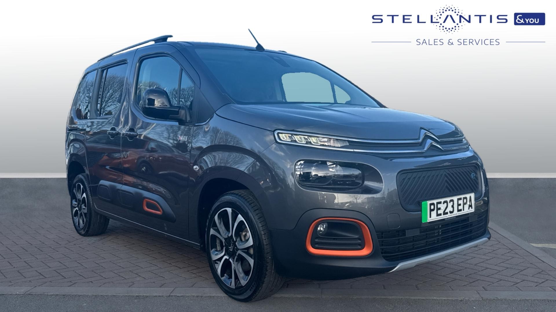 Main listing image - Citroen e-Berlingo