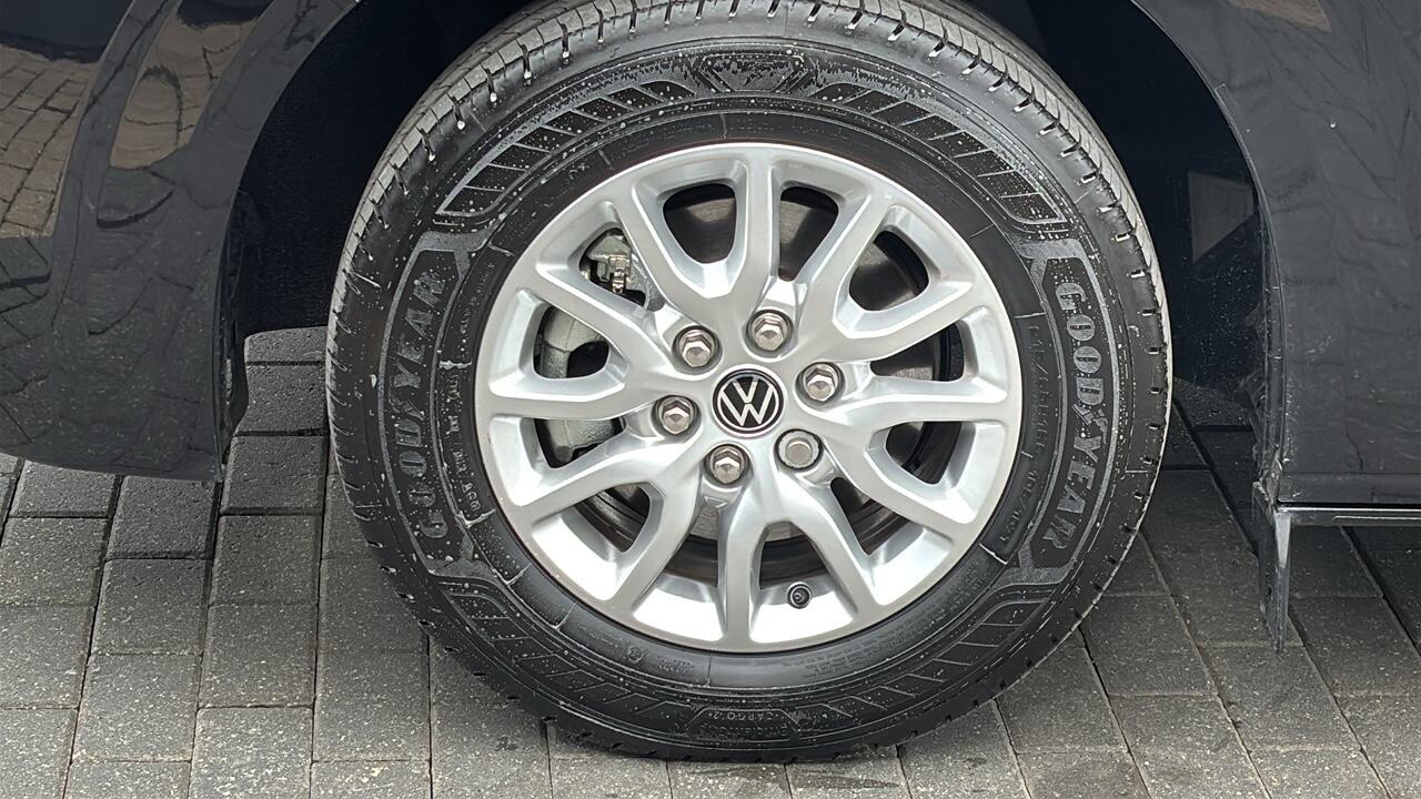 Main listing image - Volkswagen Transporter
