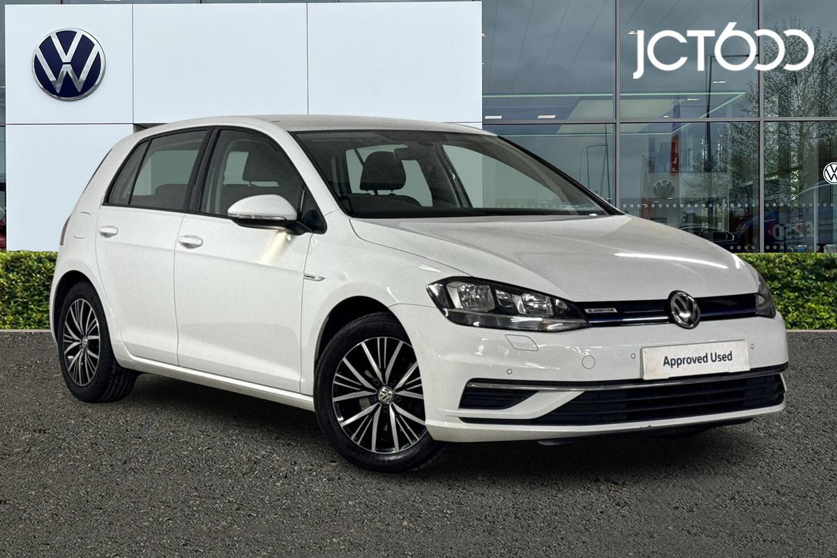Main listing image - Volkswagen Golf