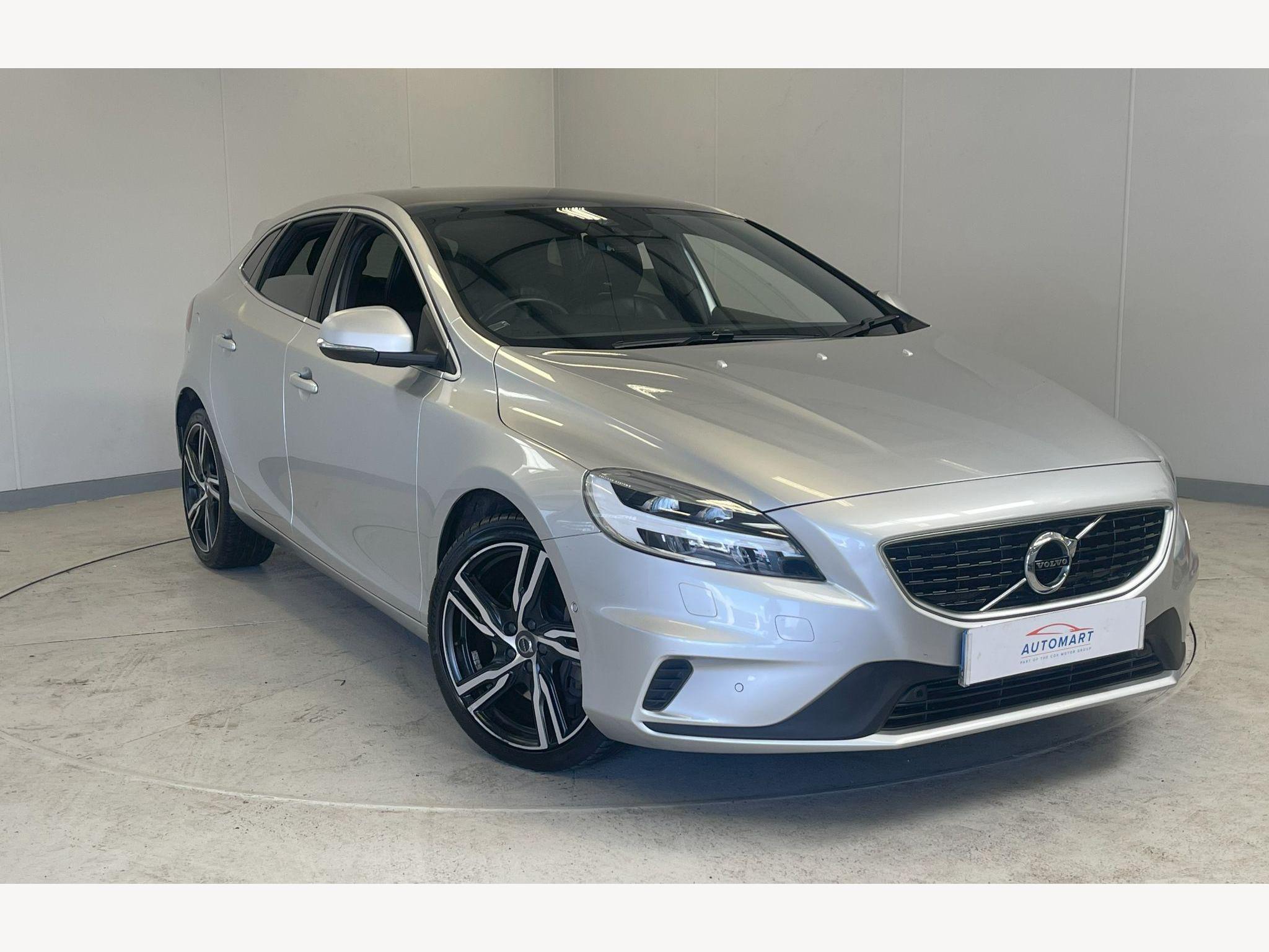 Main listing image - Volvo V40