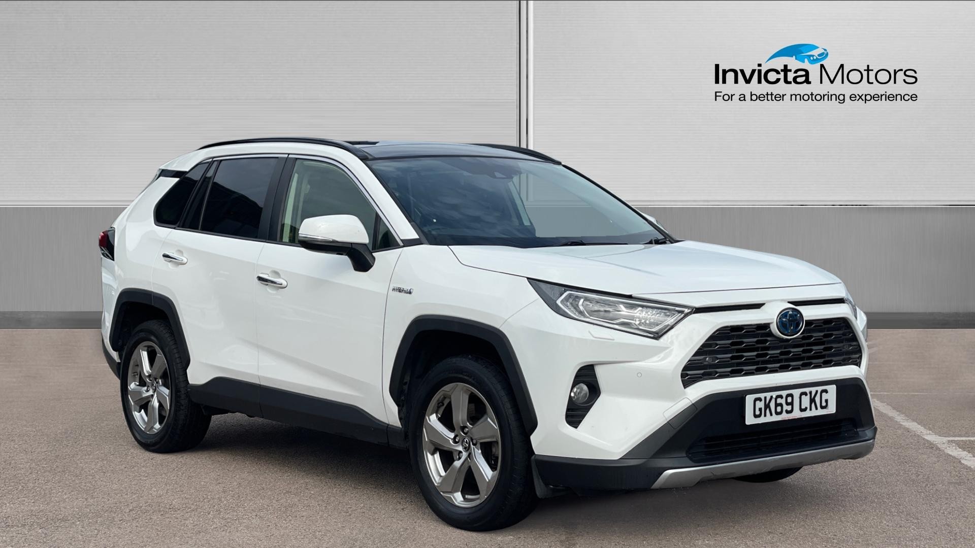 Main listing image - Toyota RAV4