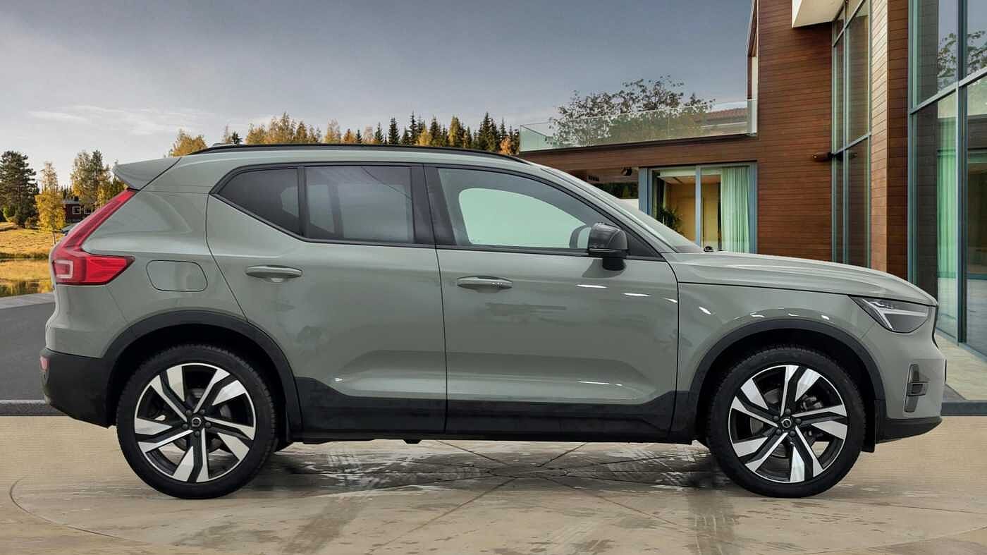 Main listing image - Volvo XC40