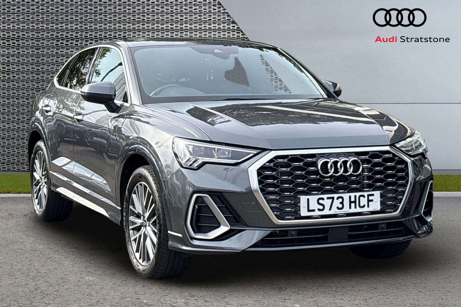 Main listing image - Audi Q3