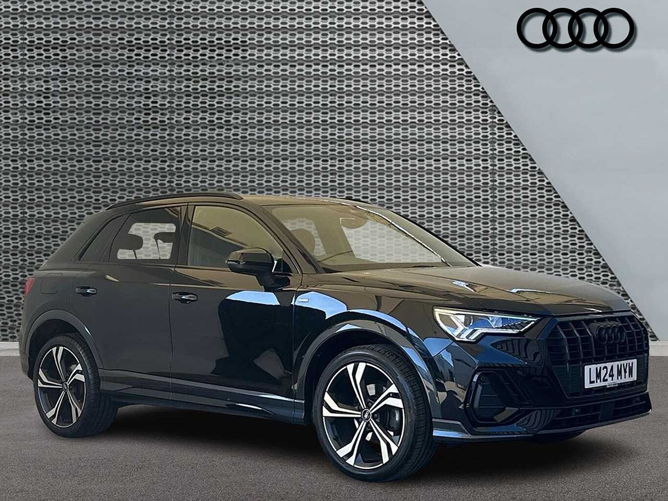 Main listing image - Audi Q3