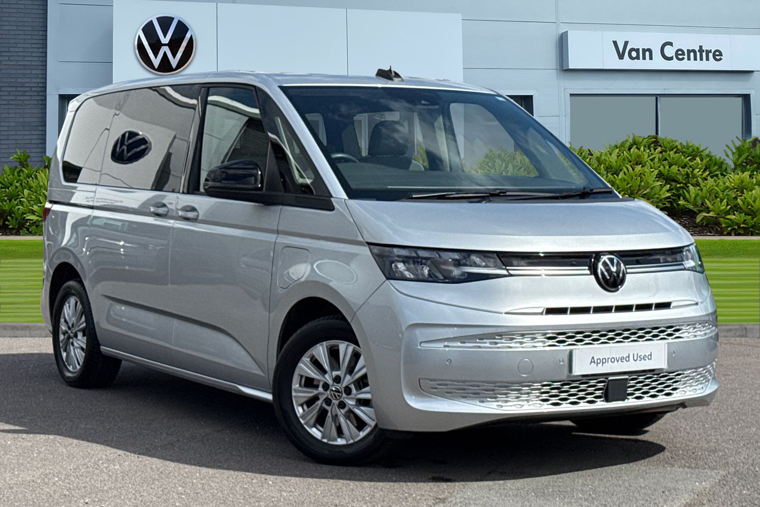 Main listing image - Volkswagen Multivan