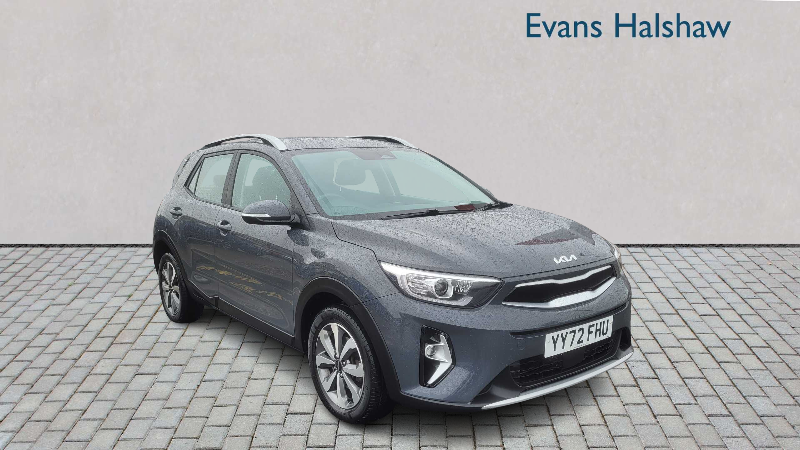 Main listing image - Kia Stonic