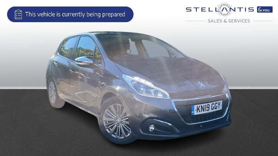 Main listing image - Peugeot 208