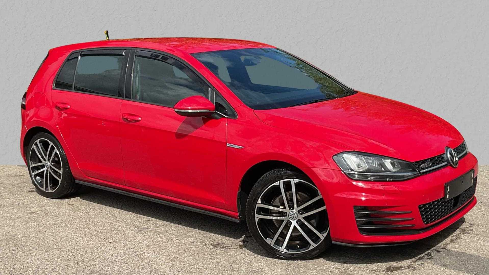 Main listing image - Volkswagen Golf