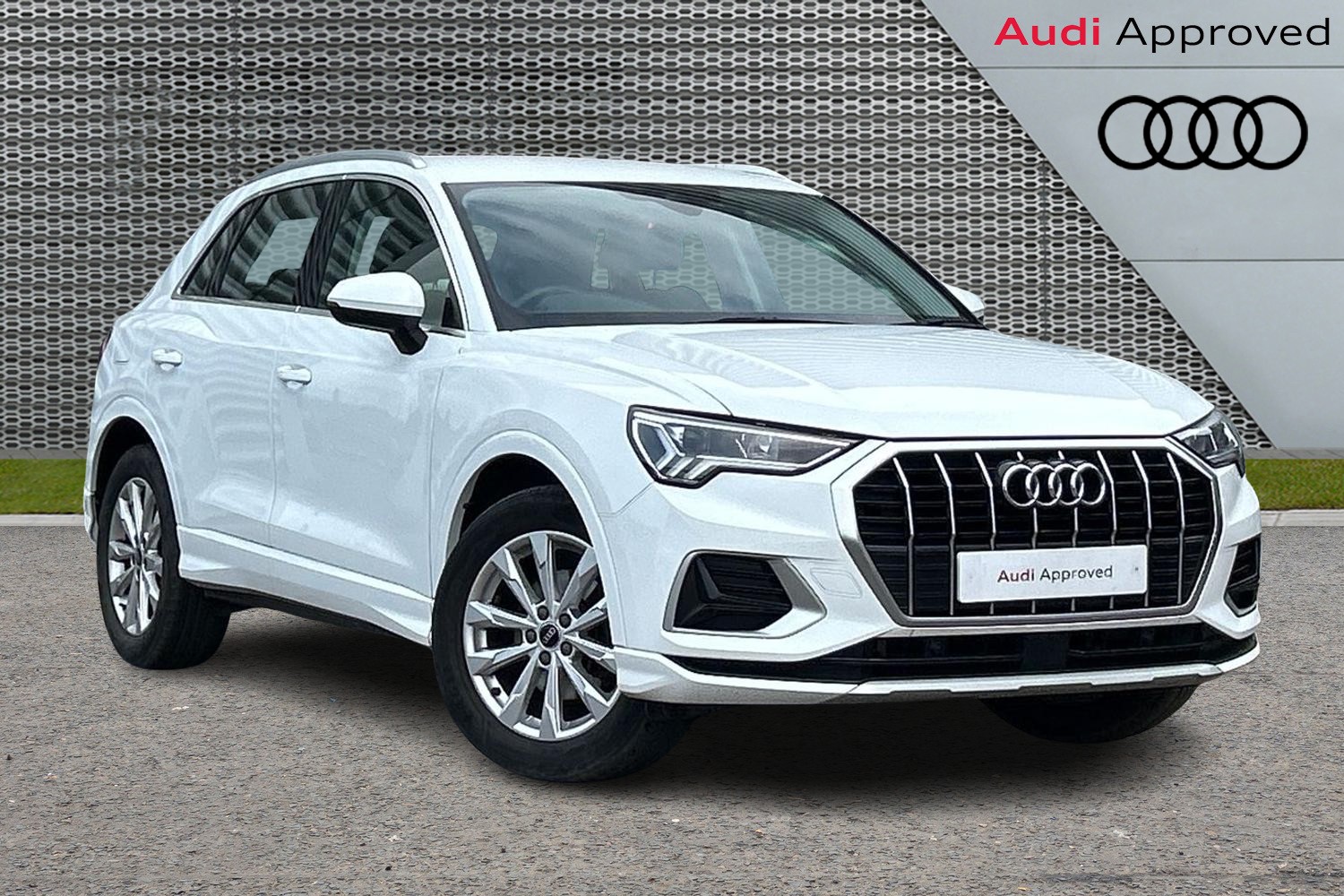 Main listing image - Audi Q3