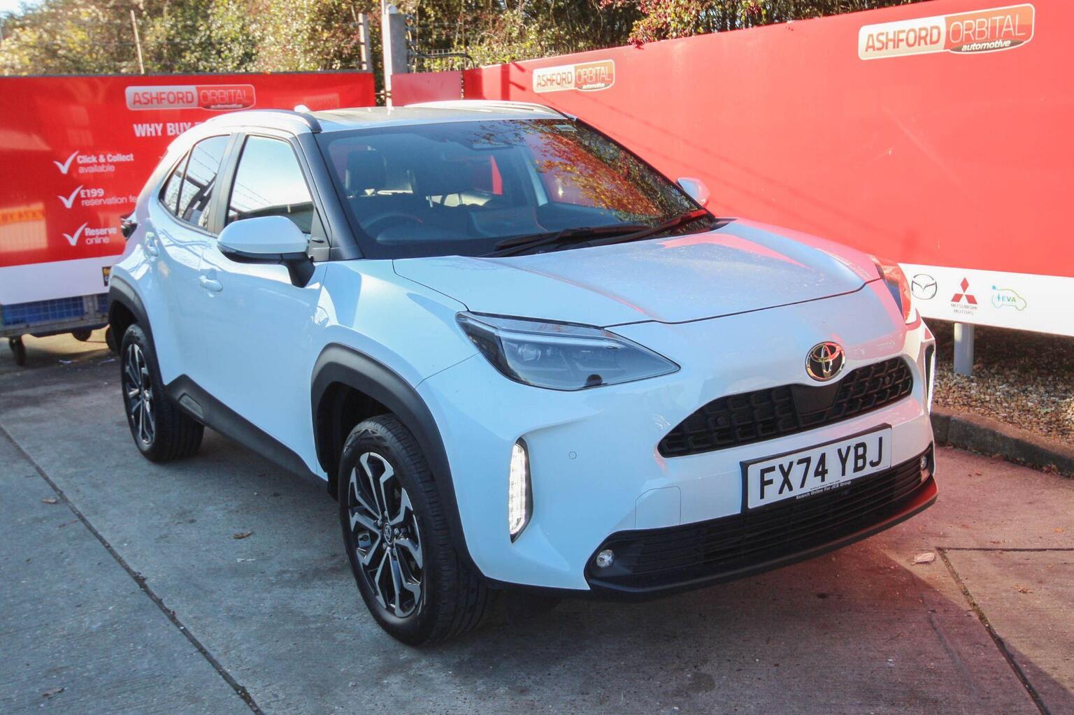 Main listing image - Toyota Yaris Cross