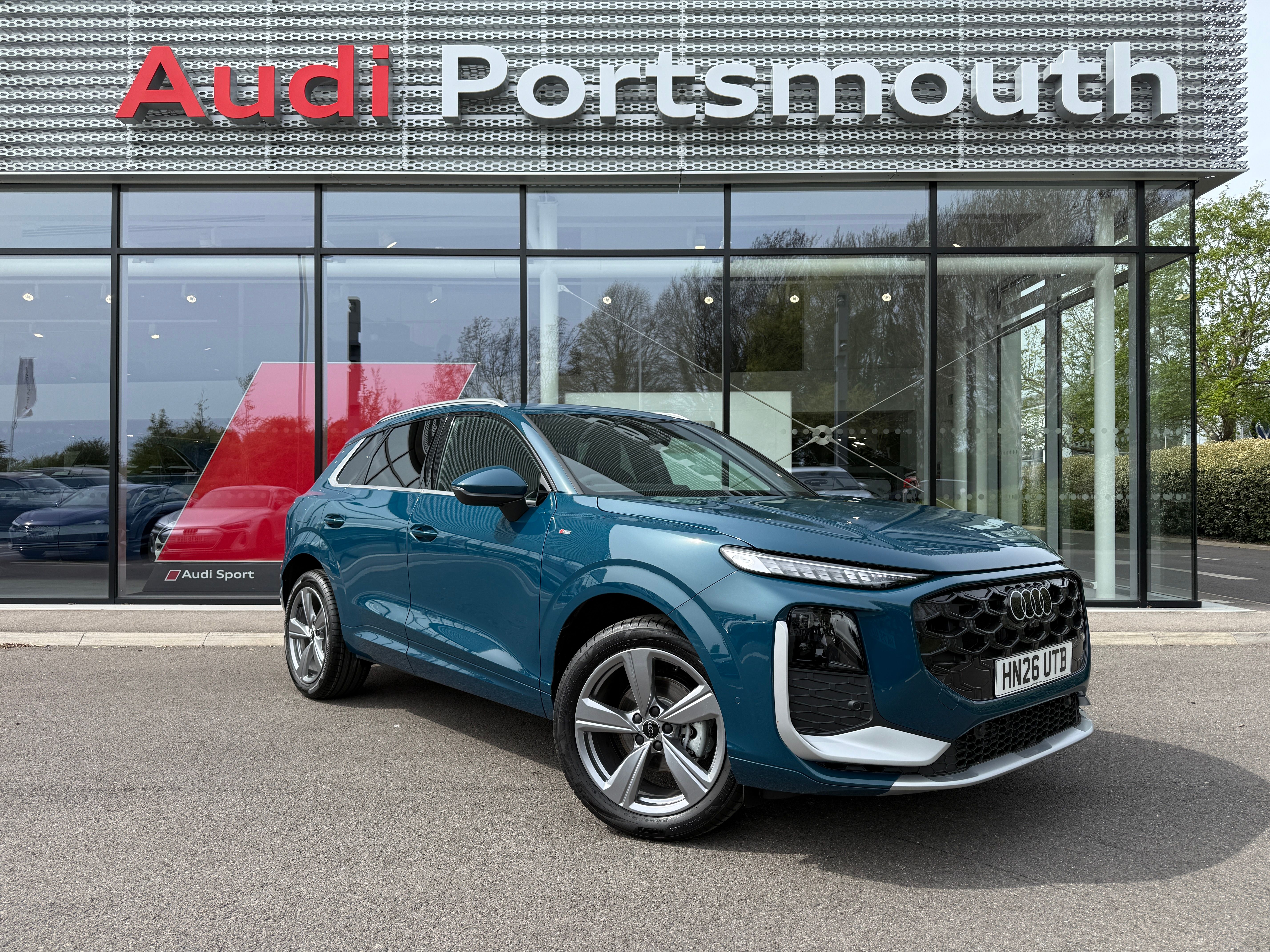 Main listing image - Audi Q3