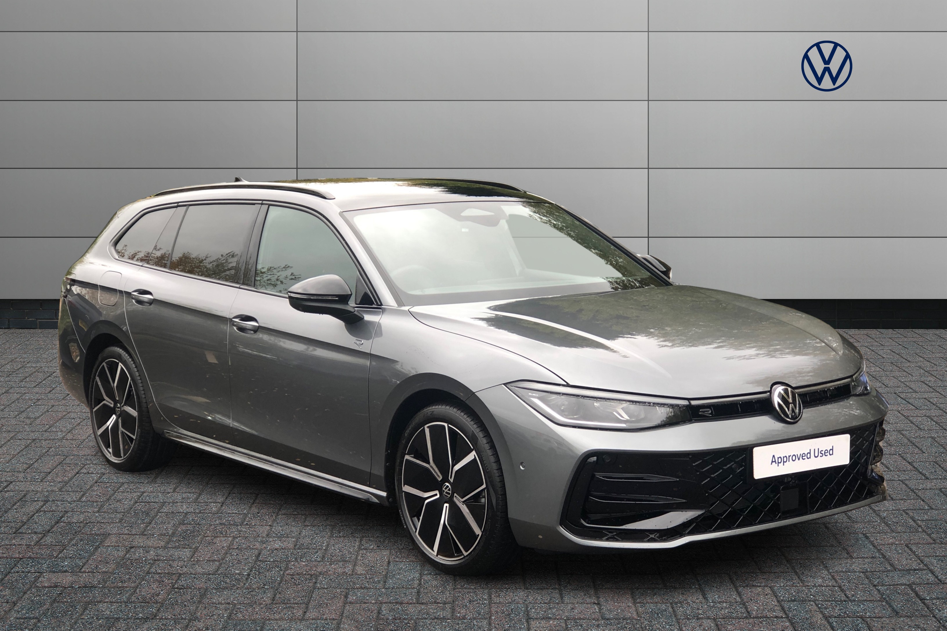 Main listing image - Volkswagen Passat Estate