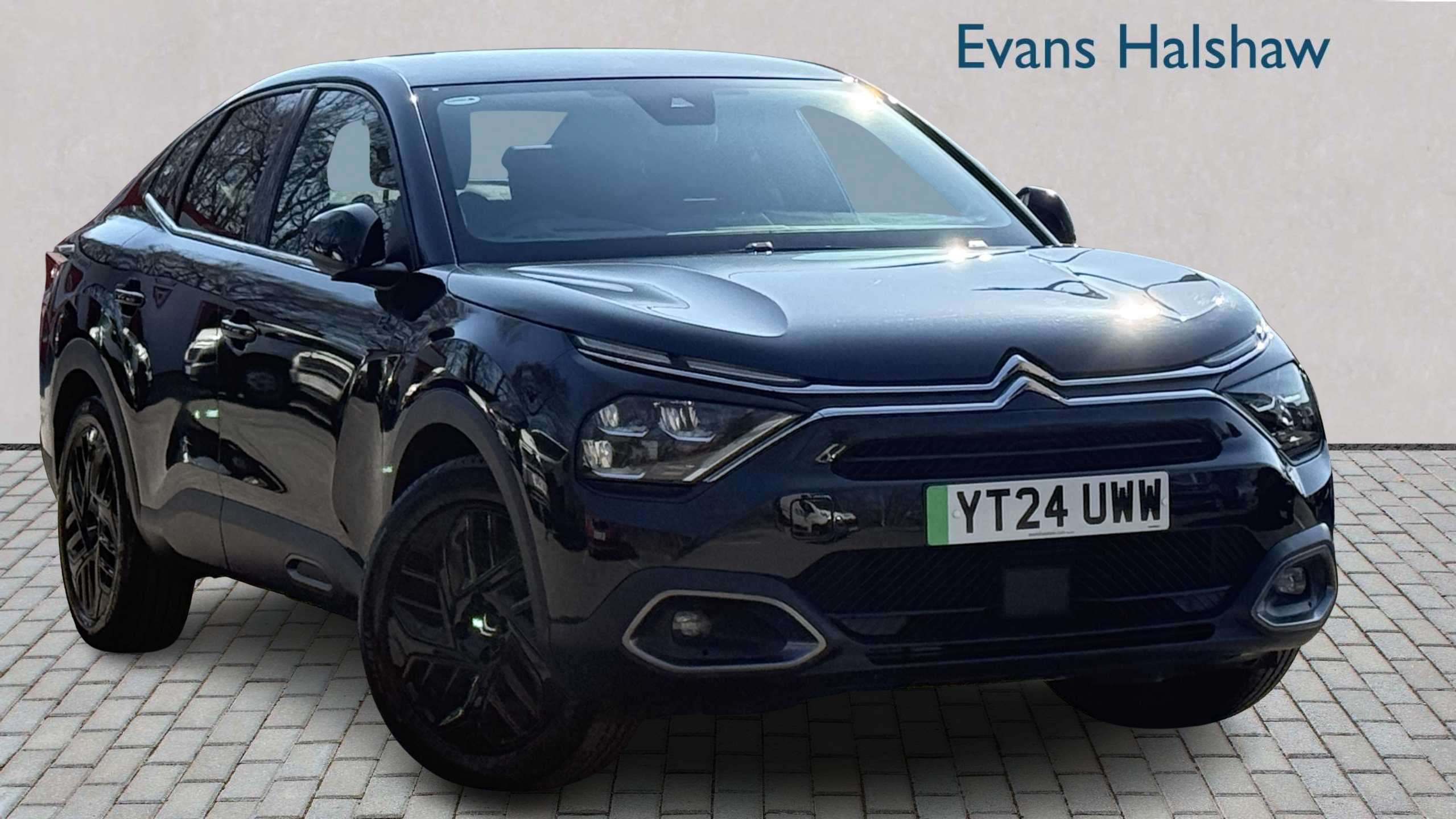 Main listing image - Citroen C4 X