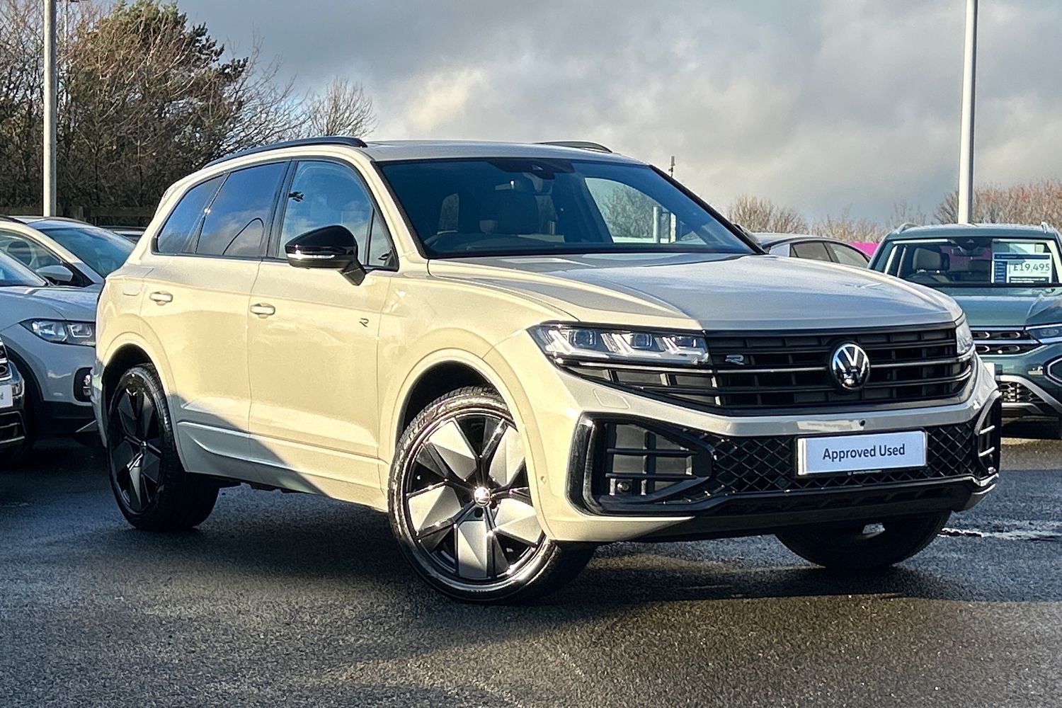 Main listing image - Volkswagen Touareg