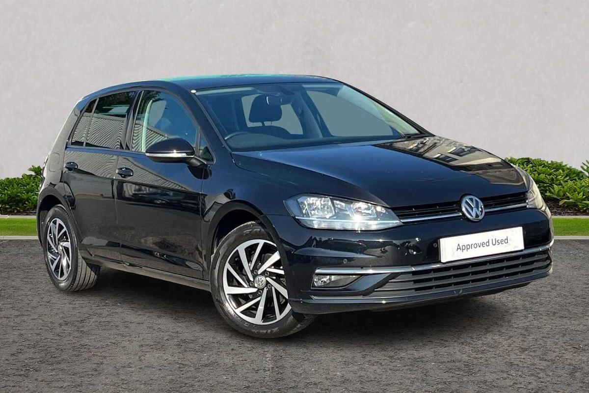 Main listing image - Volkswagen Golf