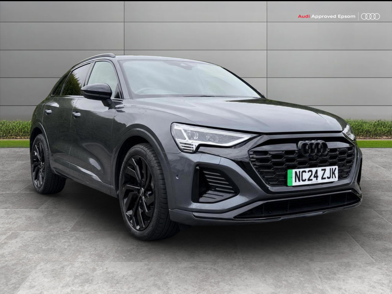 Main listing image - Audi Q8