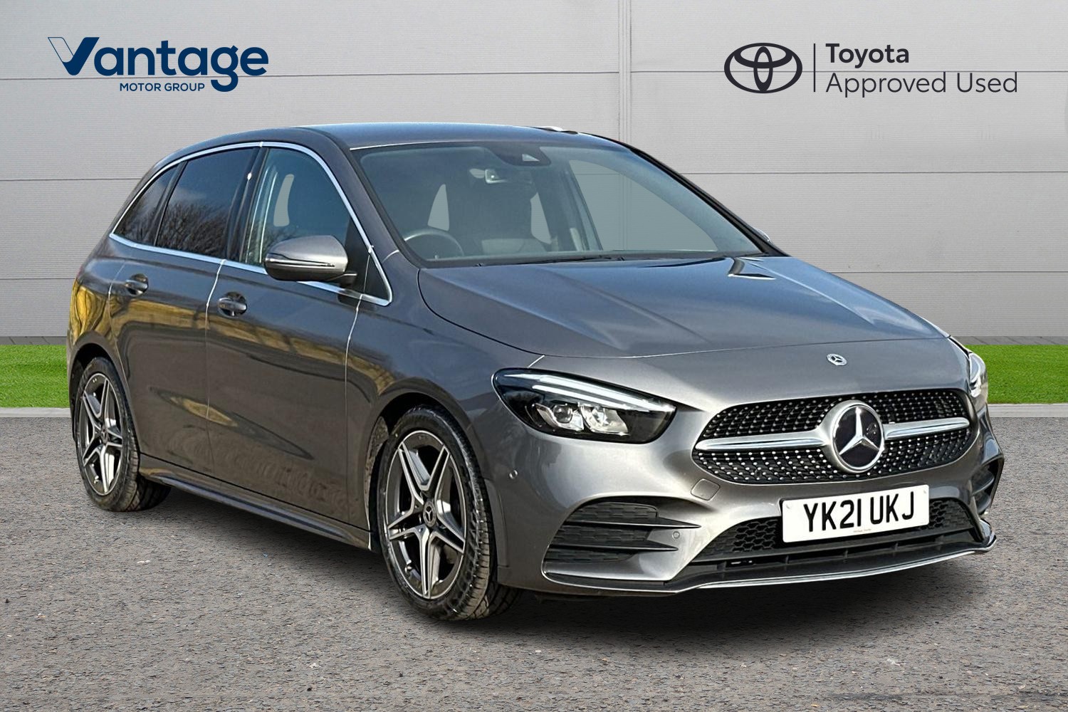 Main listing image - Mercedes-Benz B-Class