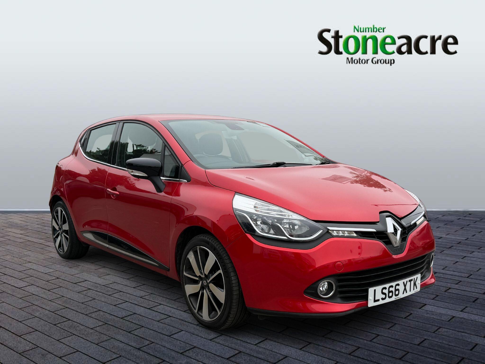 Main listing image - Renault Clio