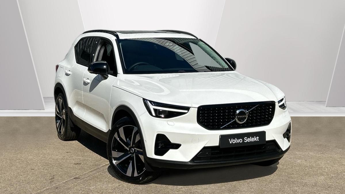 Main listing image - Volvo XC40