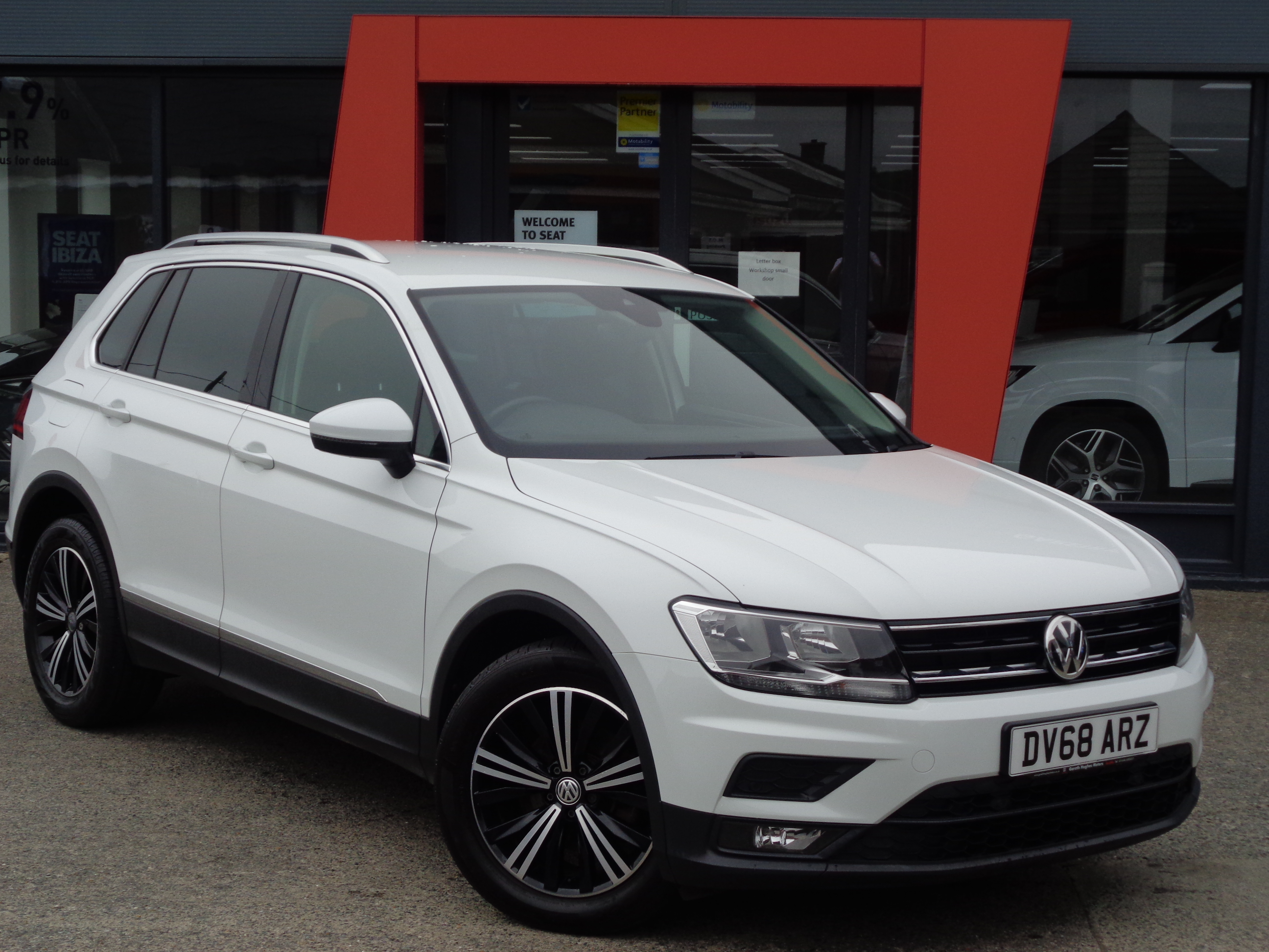 Main listing image - Volkswagen Tiguan