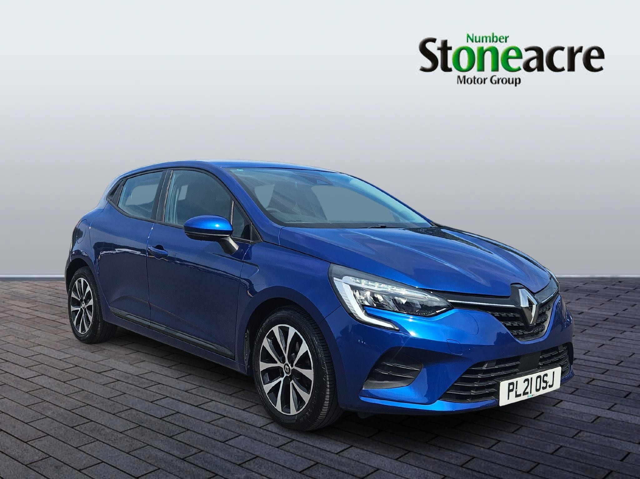 Main listing image - Renault Clio
