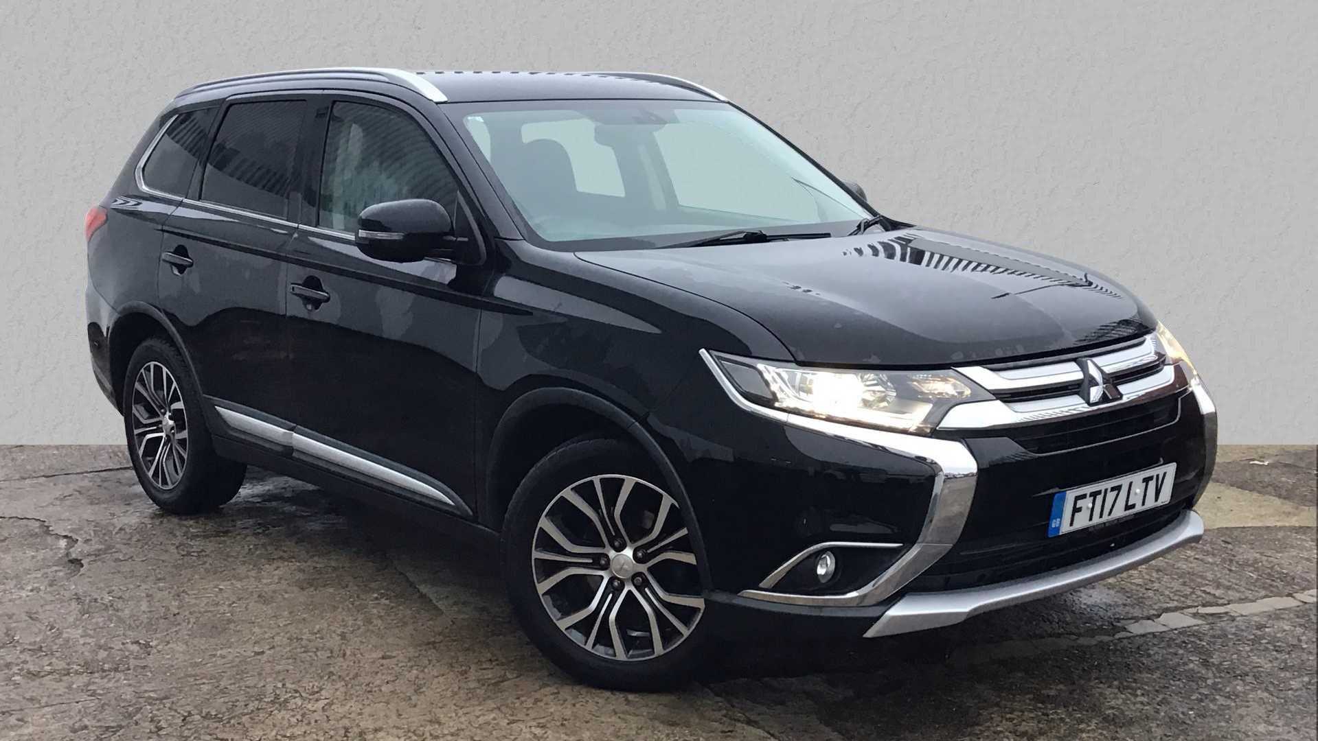 Main listing image - Mitsubishi Outlander