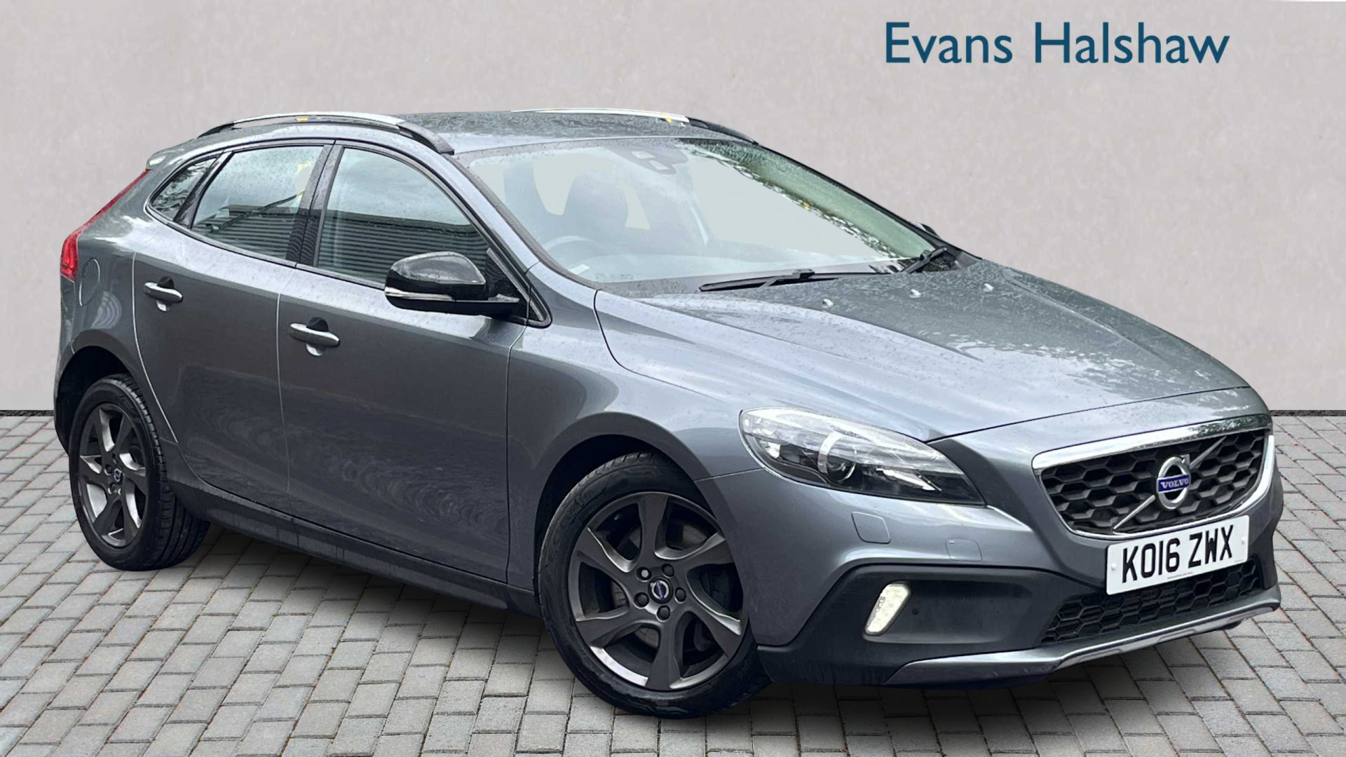Main listing image - Volvo V40 Cross Country