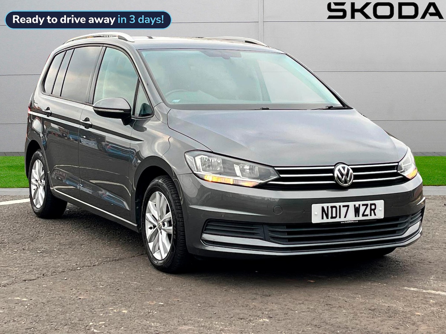 Main listing image - Volkswagen Touran