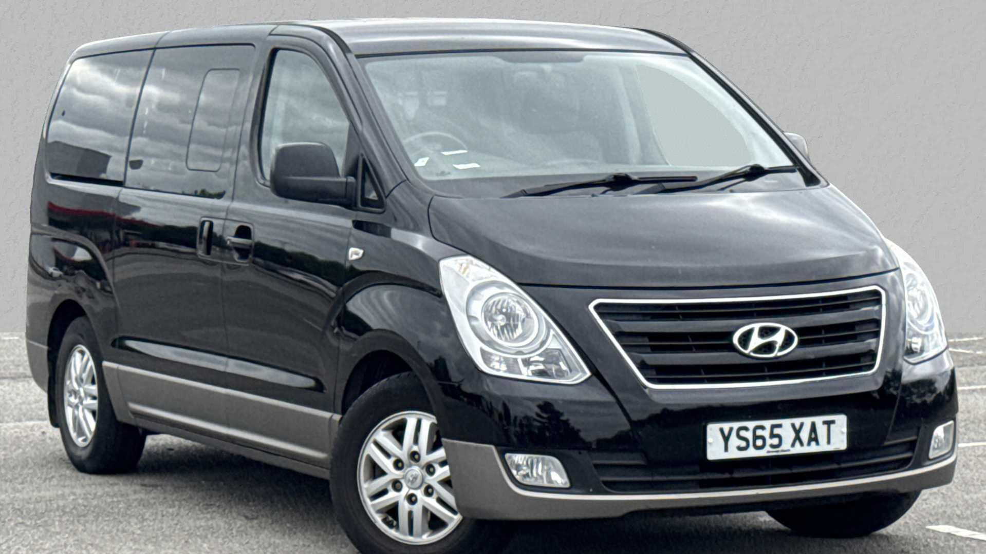 Main listing image - Hyundai i800