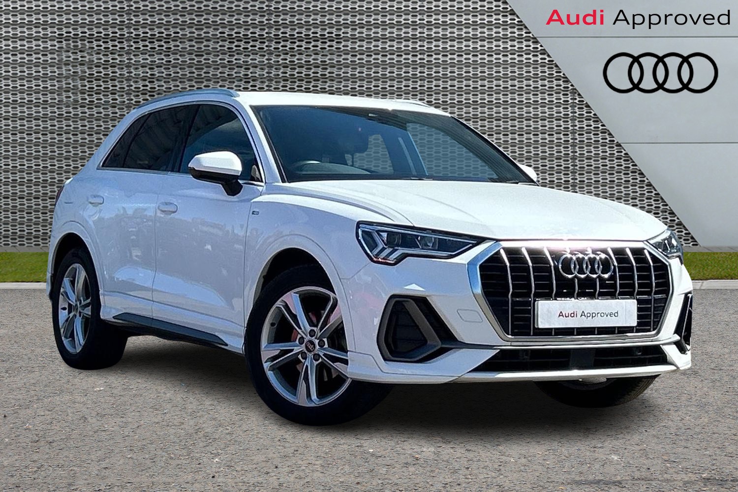 Main listing image - Audi Q3