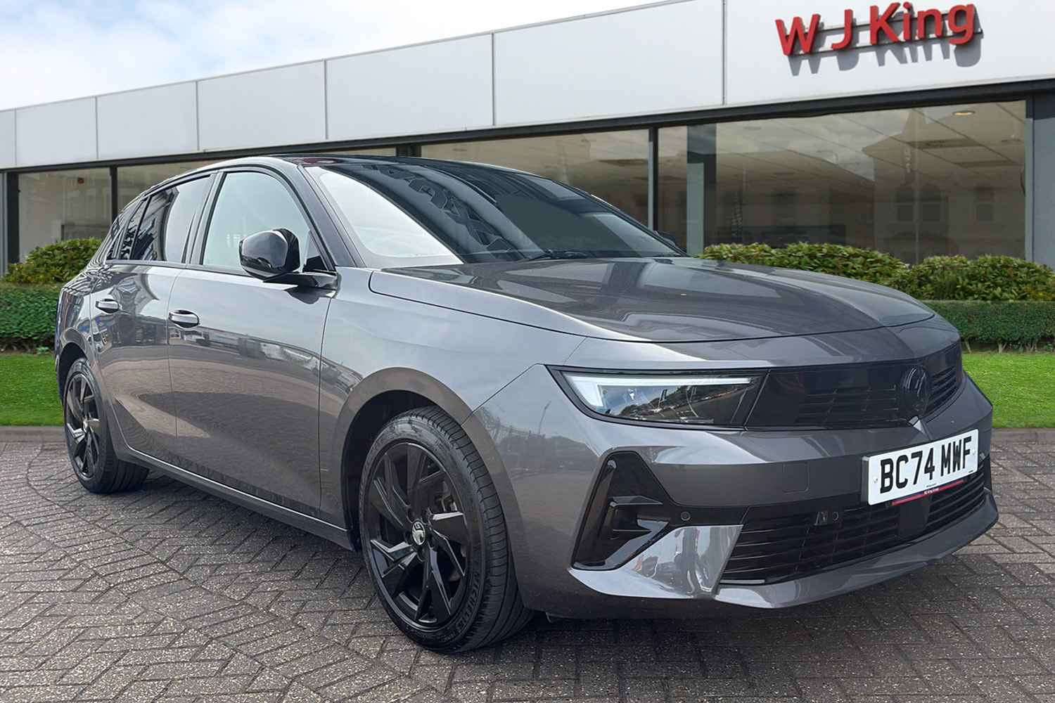 Main listing image - Vauxhall Astra