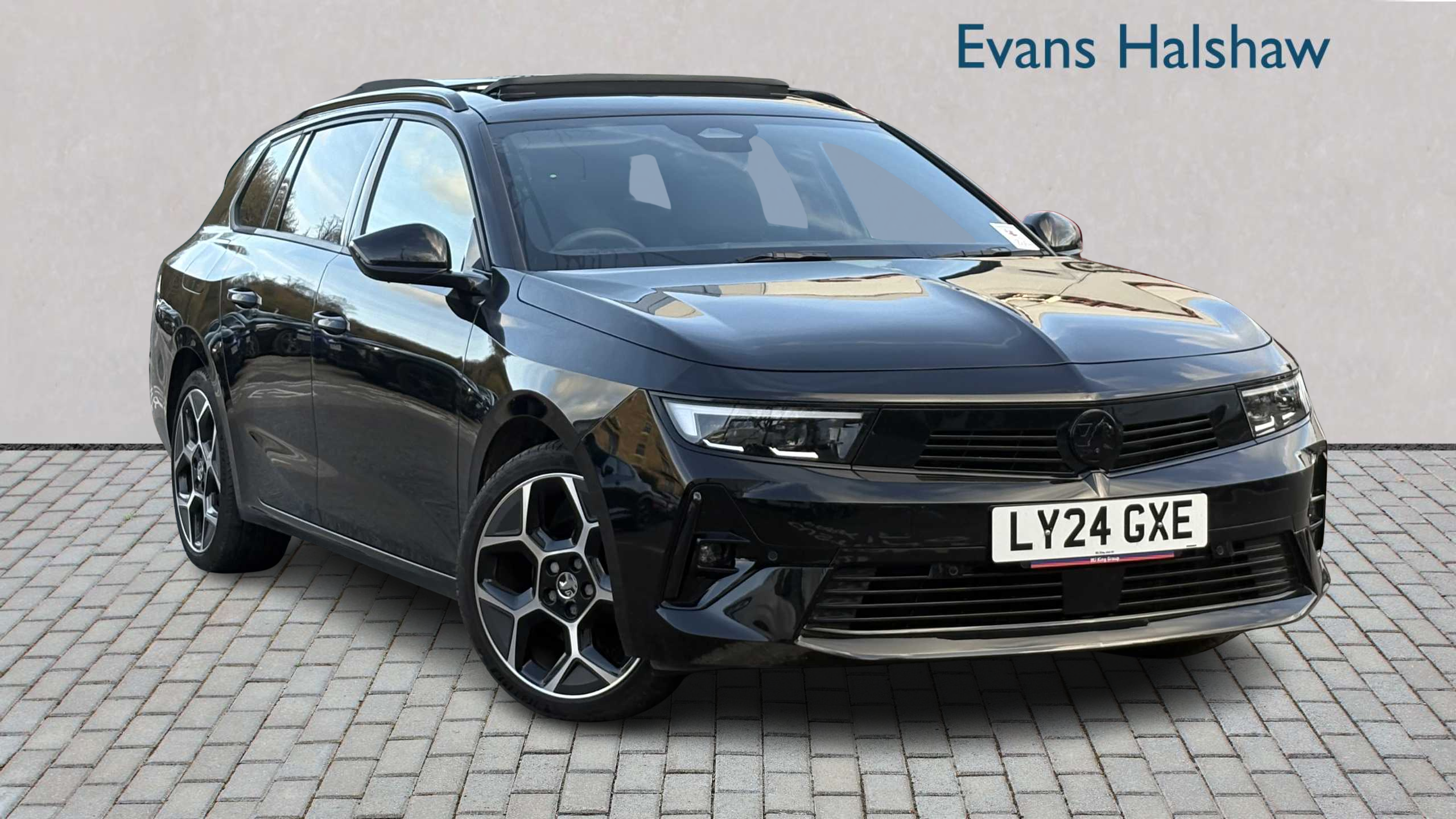 Main listing image - Vauxhall Astra Sports Tourer