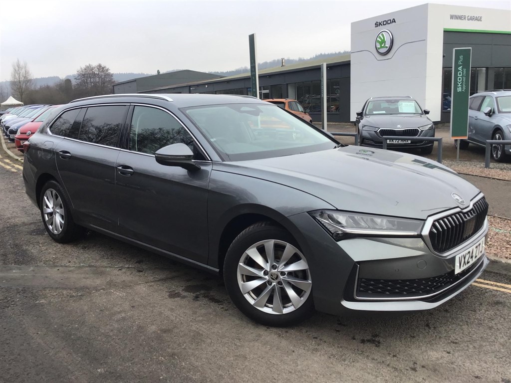 Main listing image - Skoda Superb Estate