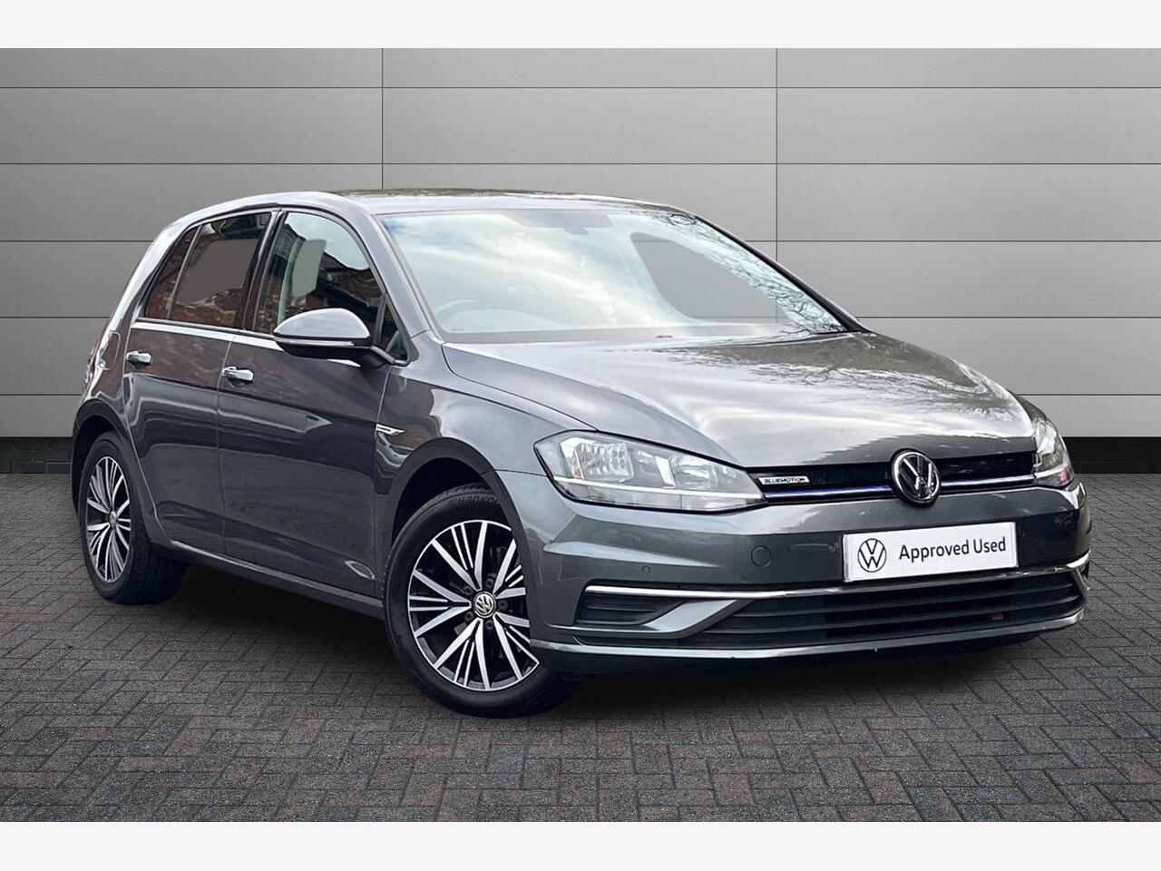 Main listing image - Volkswagen Golf
