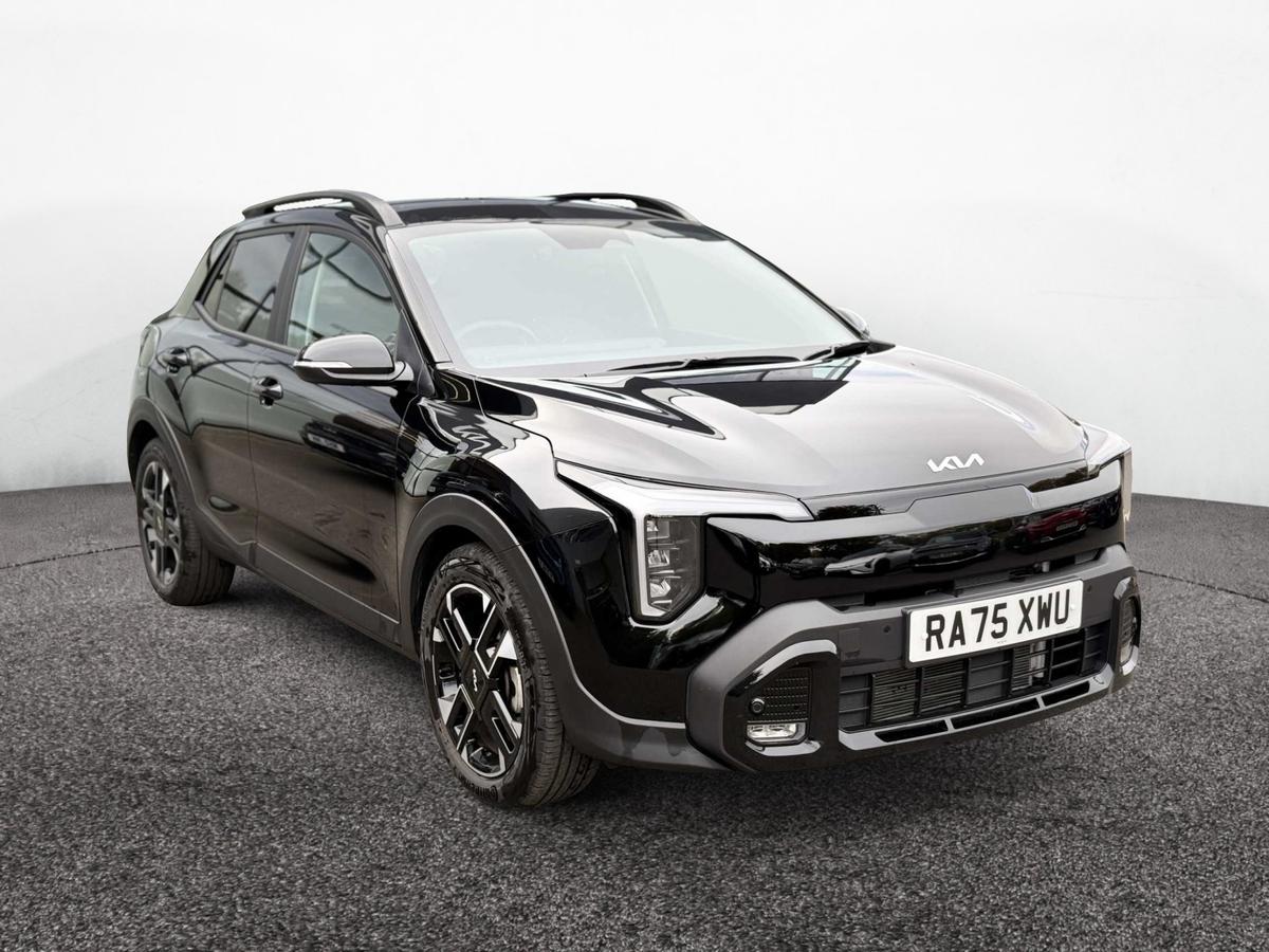 Main listing image - Kia Stonic