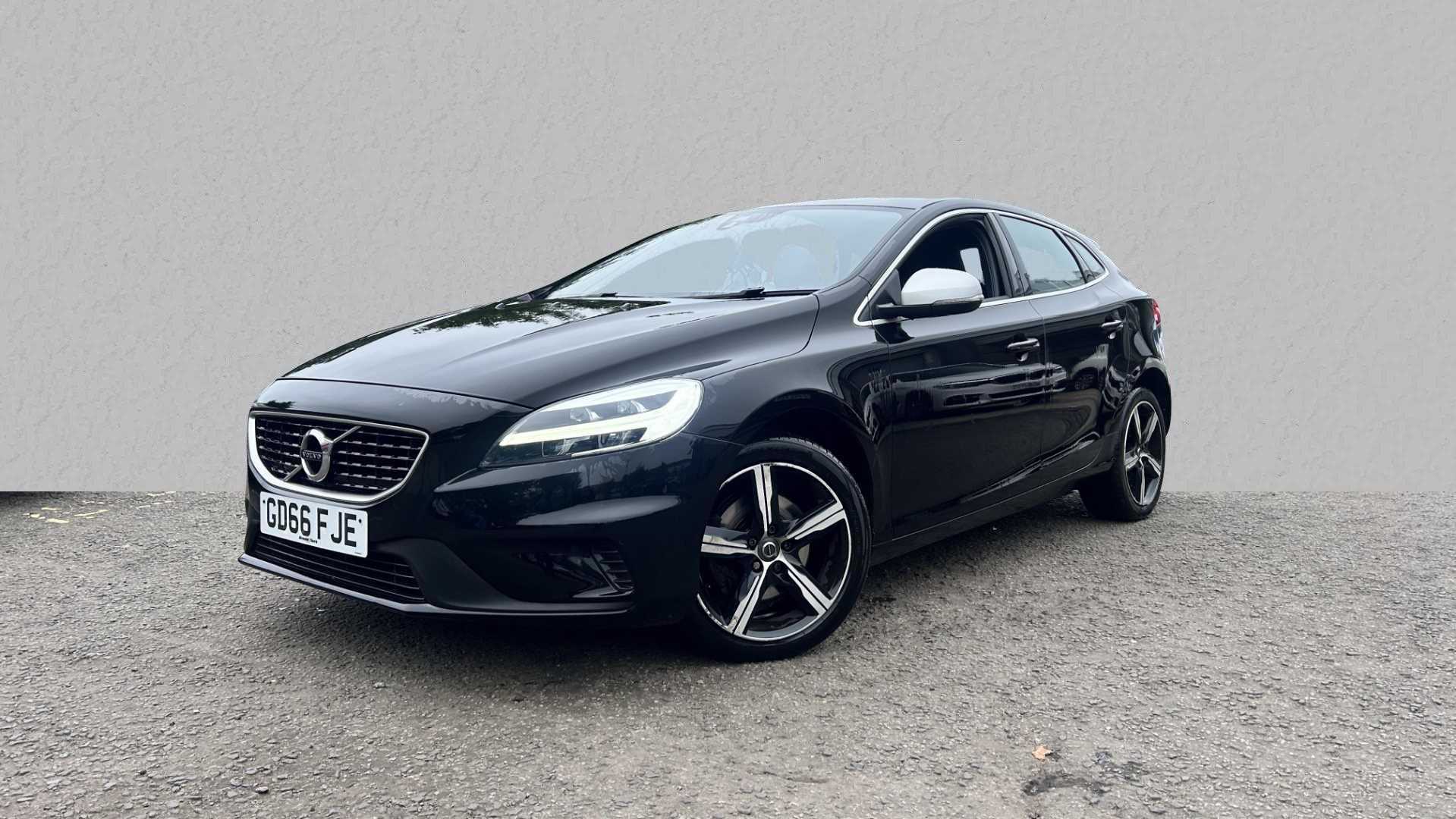 Main listing image - Volvo V40