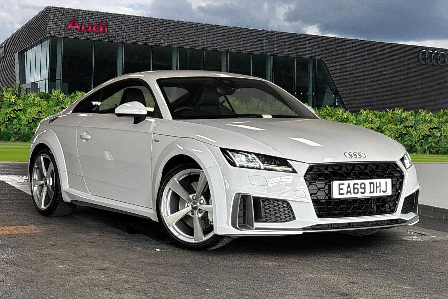 Main listing image - Audi TT