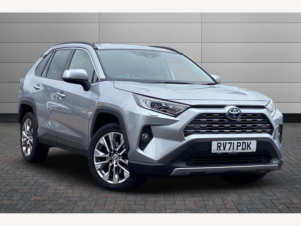 Main listing image - Toyota RAV4