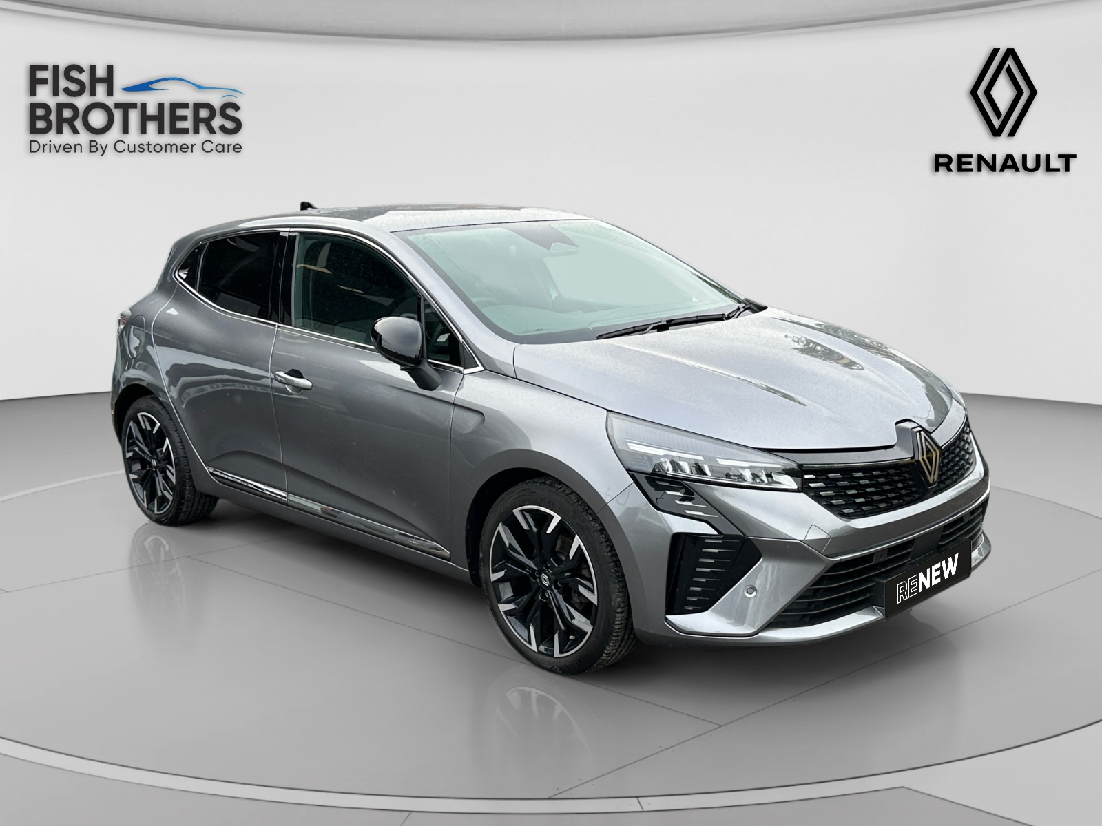 Main listing image - Renault Clio
