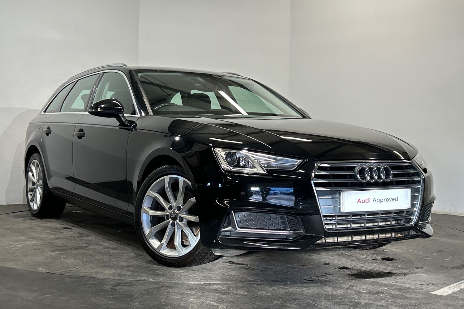 Main listing image - Audi A4