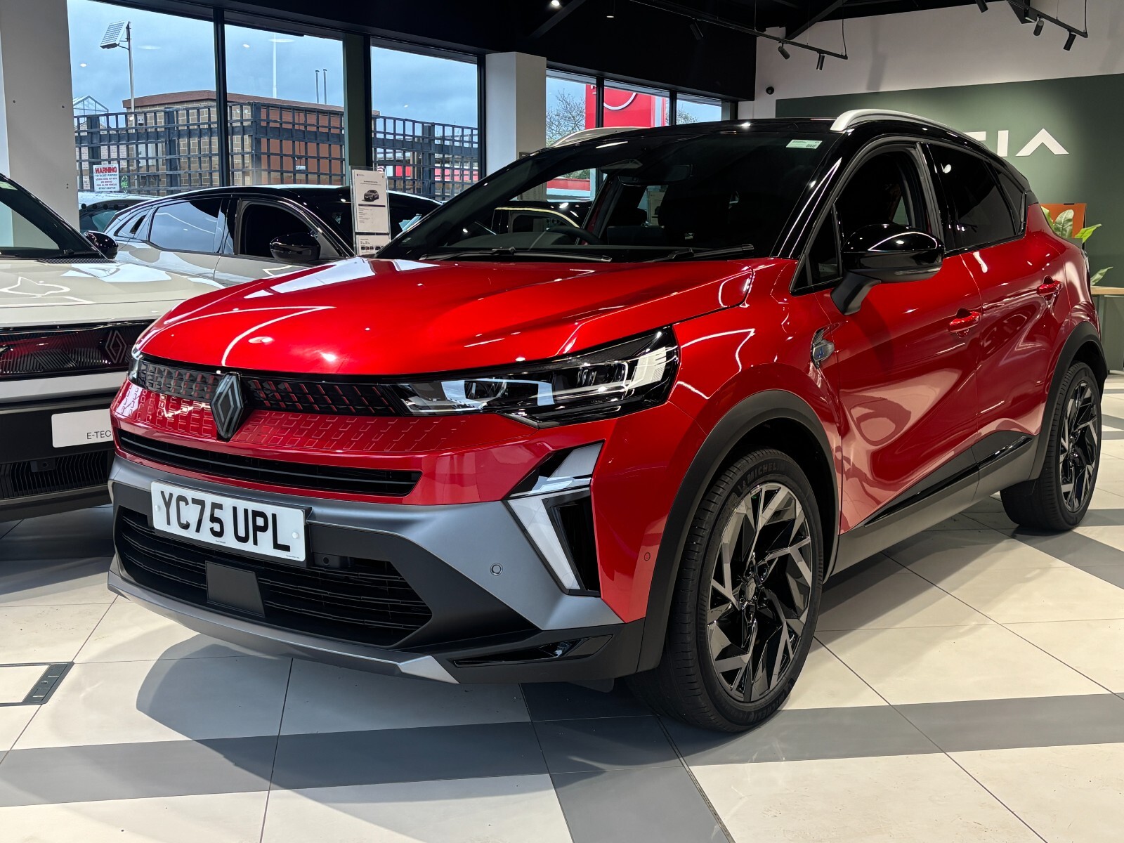 Main listing image - Renault Captur