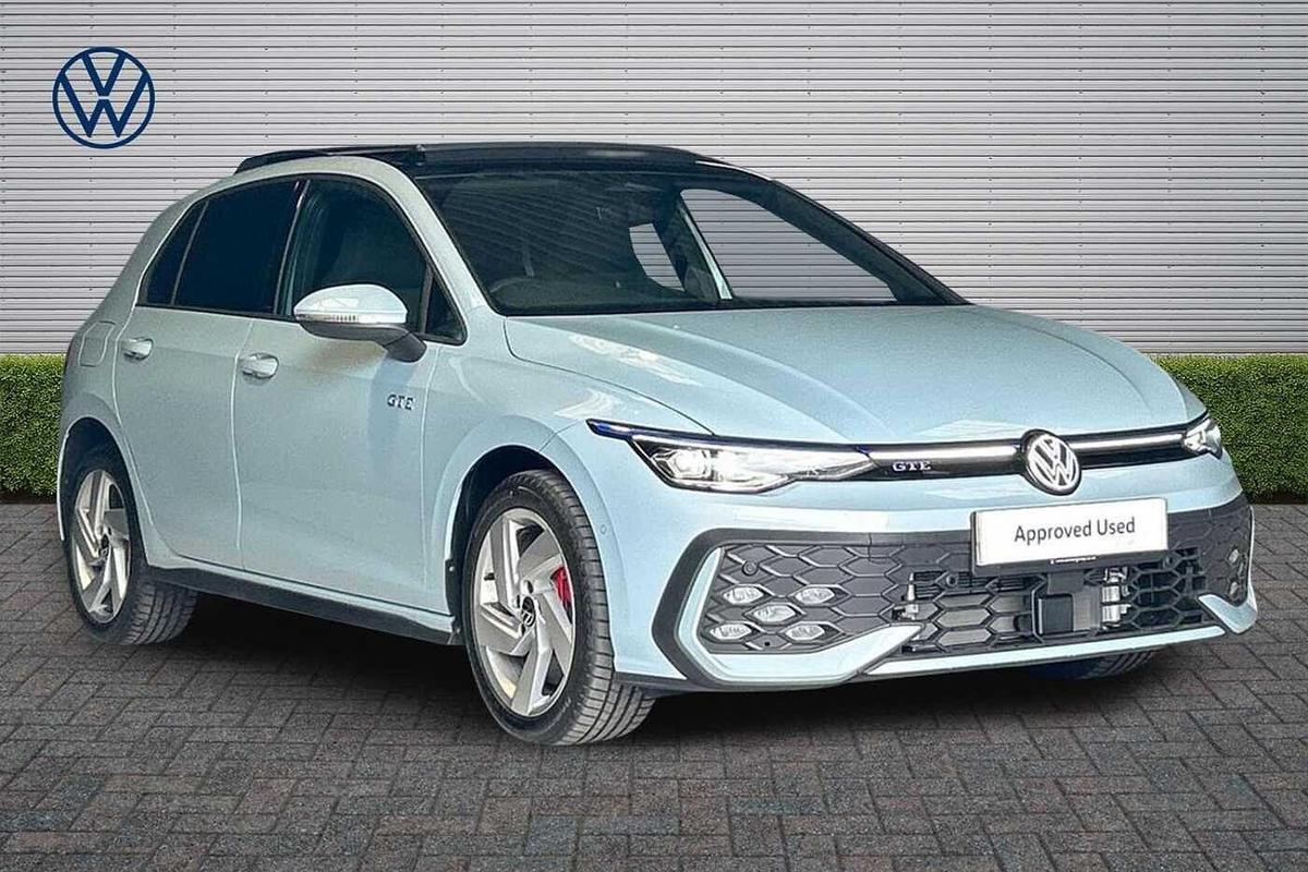 Main listing image - Volkswagen Golf