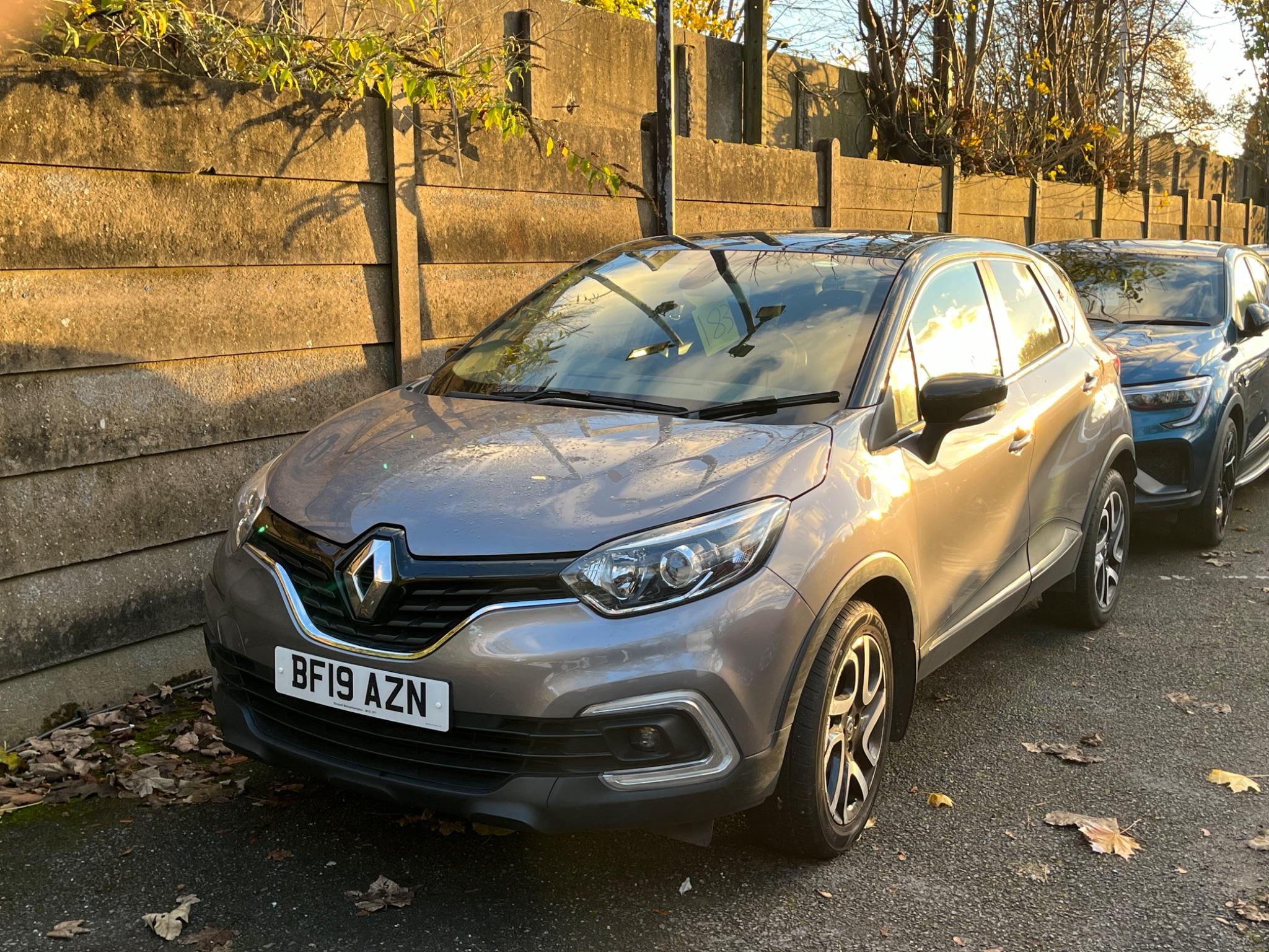 Main listing image - Renault Captur