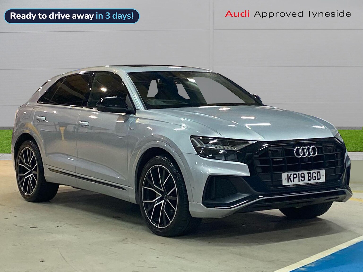 Main listing image - Audi Q8