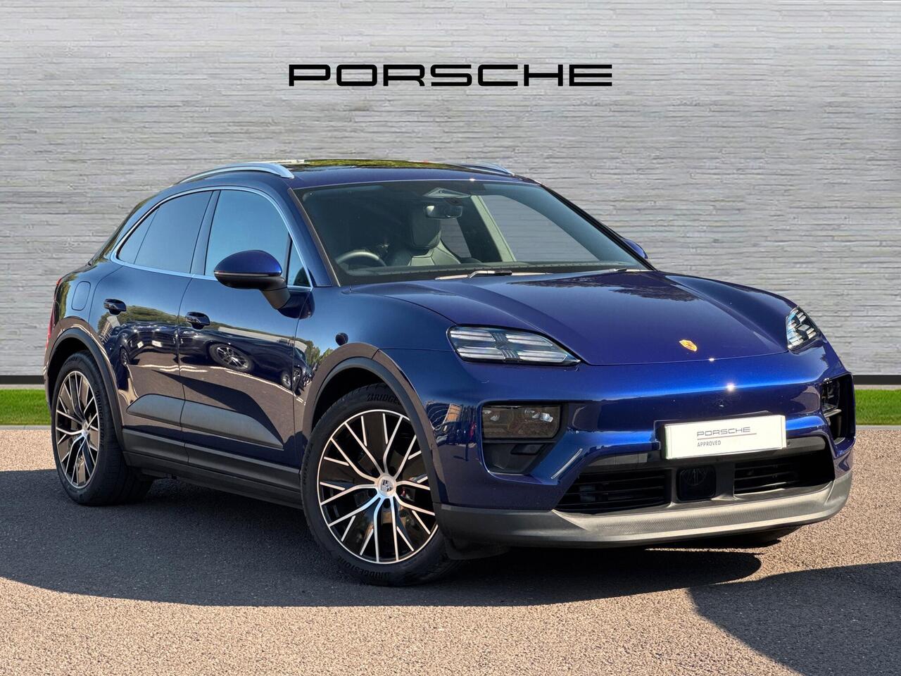 Main listing image - Porsche Macan