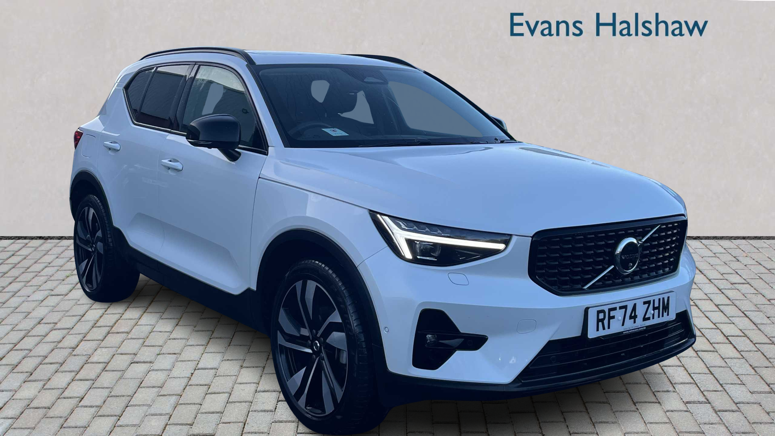 Main listing image - Volvo XC40